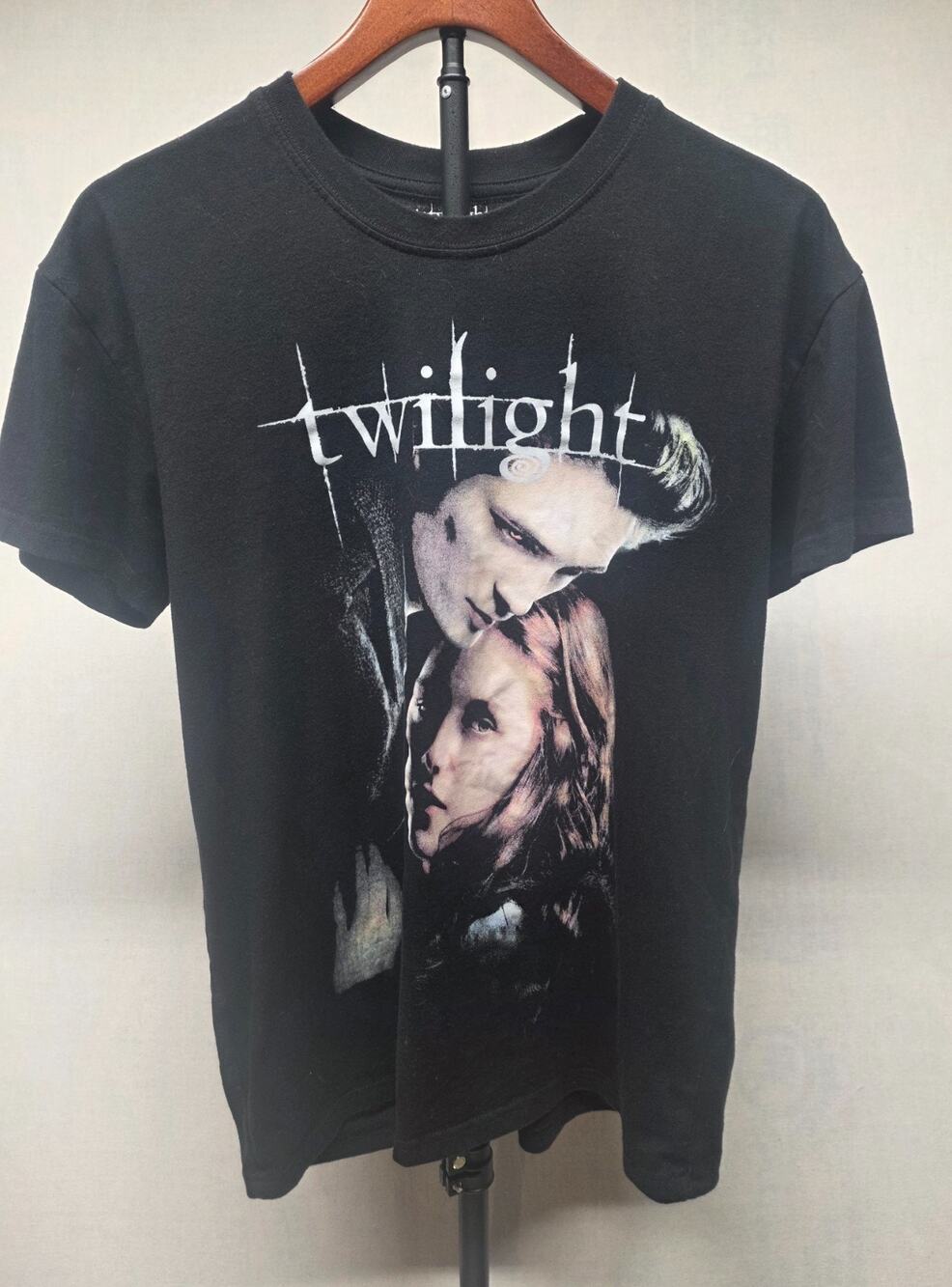 Vintage Twilight Movie T-Shirt Graphic Tee Black Y2K Goth Edwdard Bella (Med)